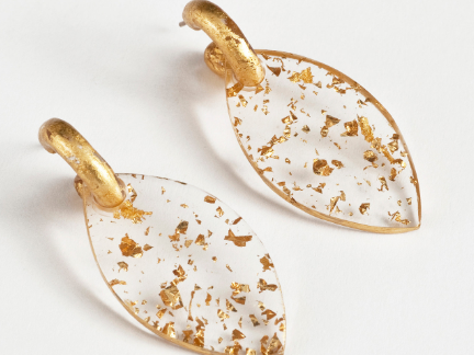 What is the best resin for jewelry?