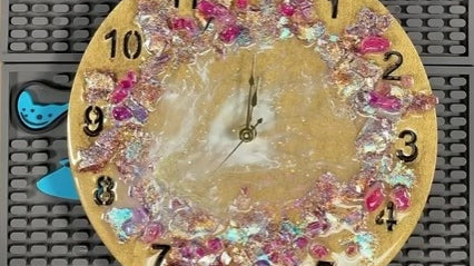 Let’s use Fusion Films to create a custom epoxy resin clock!