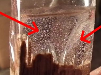 How do I get rid of Bubbles in epoxy resin?